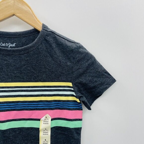 Cat & Jack Boys Small 6/7 Short Sleeve Rainbow Chest Striped T-Shirt in Gray 420 - Picture 2 of 6